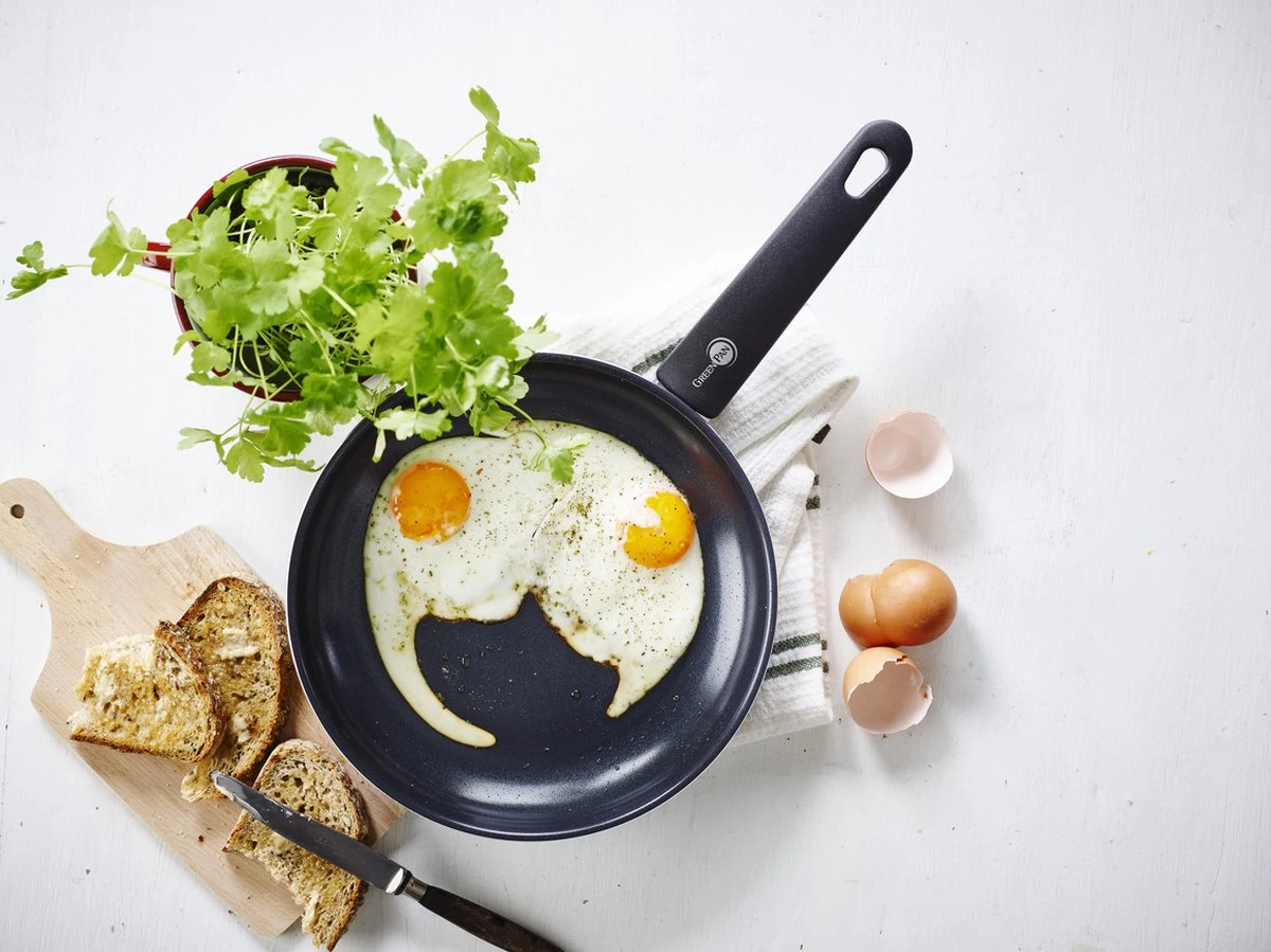 GreenPan Cambridge Koekenpannenset Ø 24cm + Ø 28cm - Zwart - Inductie - PFAS-vrij 4 GreenPan Cambridge Koekenpannenset Ø 24cm + Ø 28cm - Zwart - Inductie - PFAS-vrij - Afbeelding 2