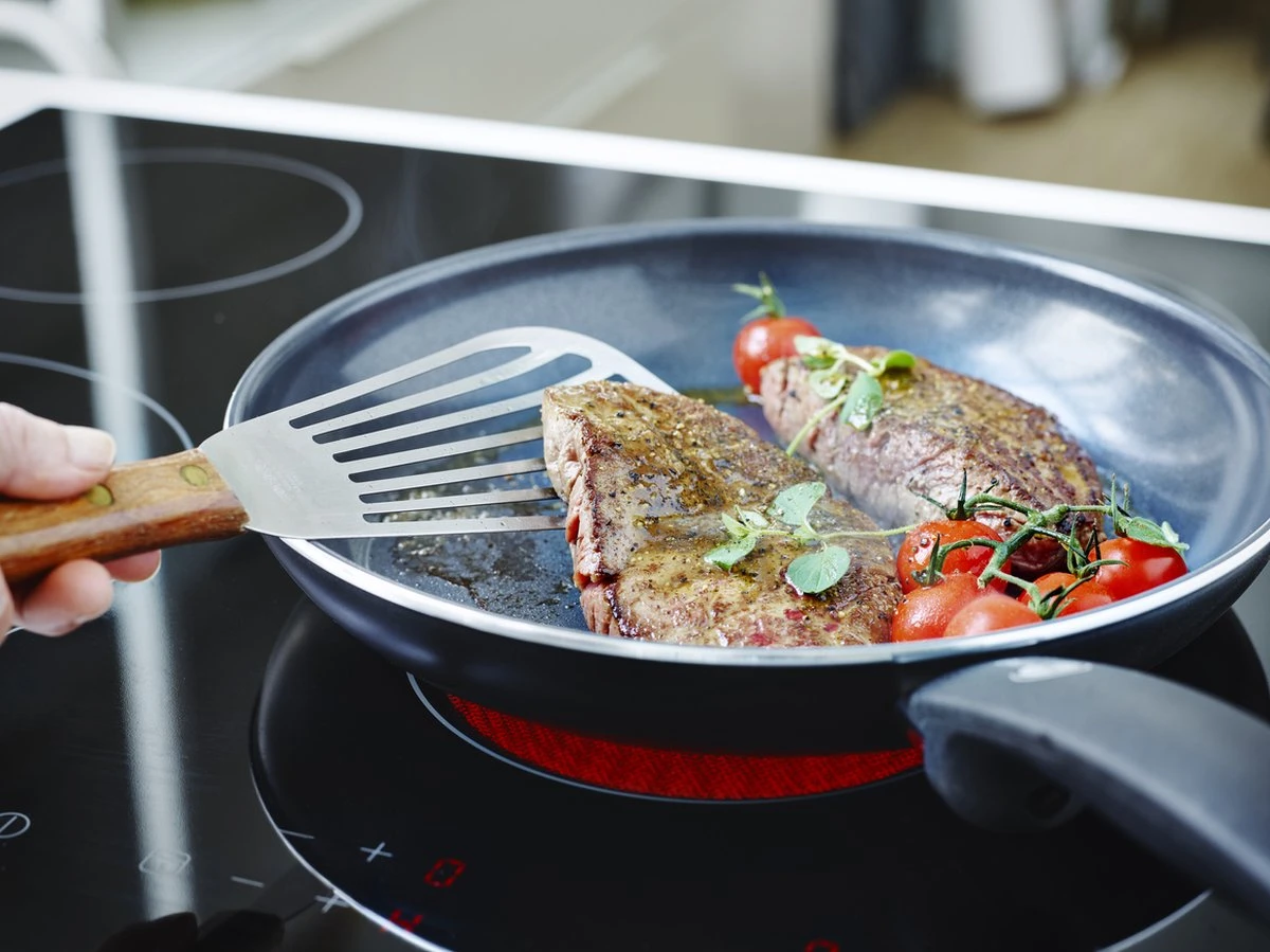 GreenPan Cambridge Koekenpannenset Ø 24cm + Ø 28cm - Zwart - Inductie - PFAS-vrij 12 GreenPan Cambridge Koekenpannenset Ø 24cm + Ø 28cm - Zwart - Inductie - PFAS-vrij - Afbeelding 10