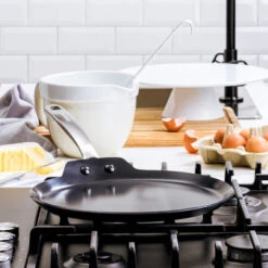 GreenPan Pannenkoekenpan Copenhagen - Zwart - ø 28 Cm - Keramische Anti-aanbaklaag -Greenpan 7f25fdc89fa44bbd4040a8ad18023cc6a9184474 2 Cop PancakeP 28cm CC003112 001 ProduLife5B15D